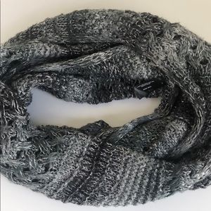 Infinity scarf